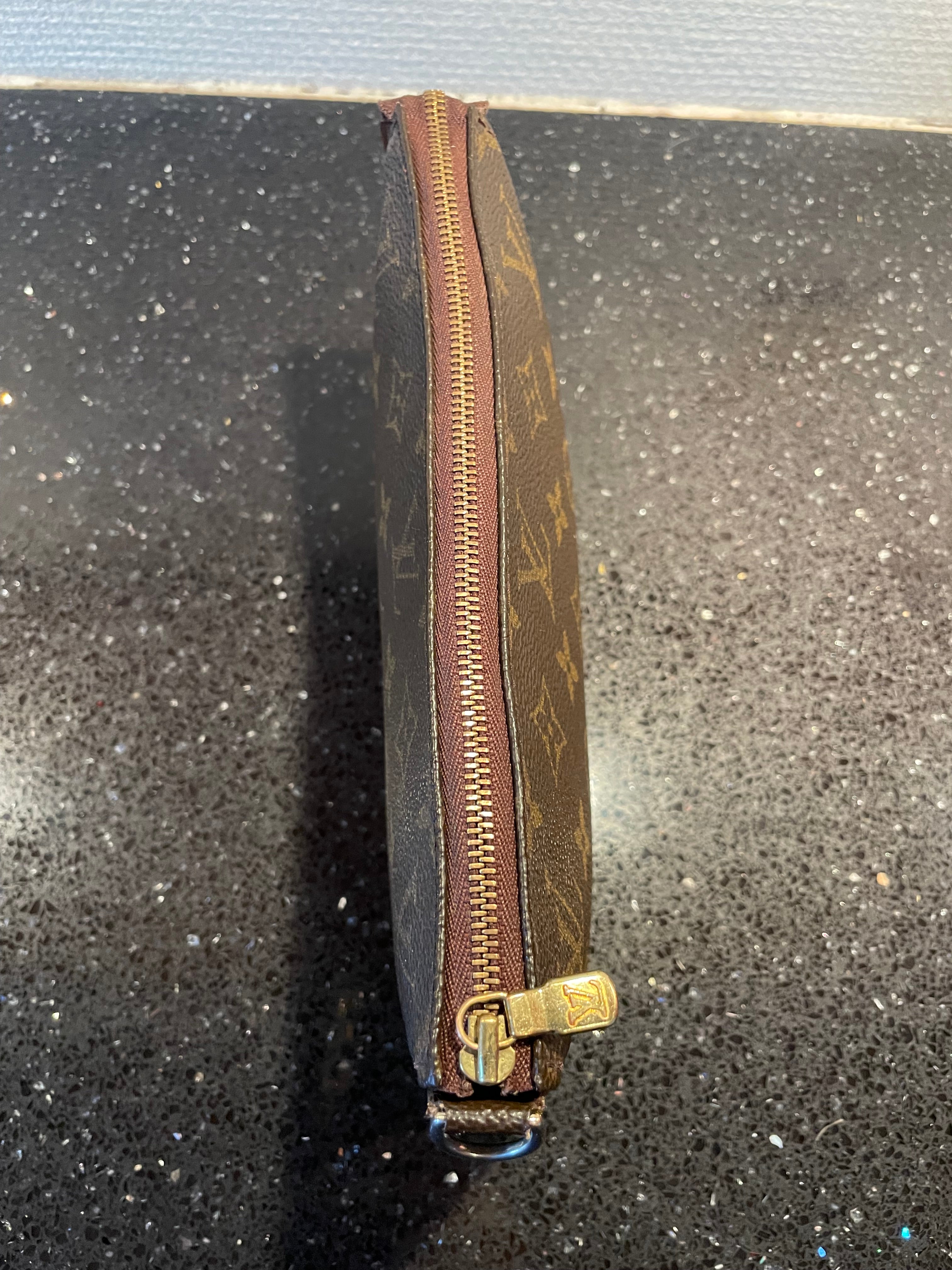 Louis Vuitton Pochette Crossbody