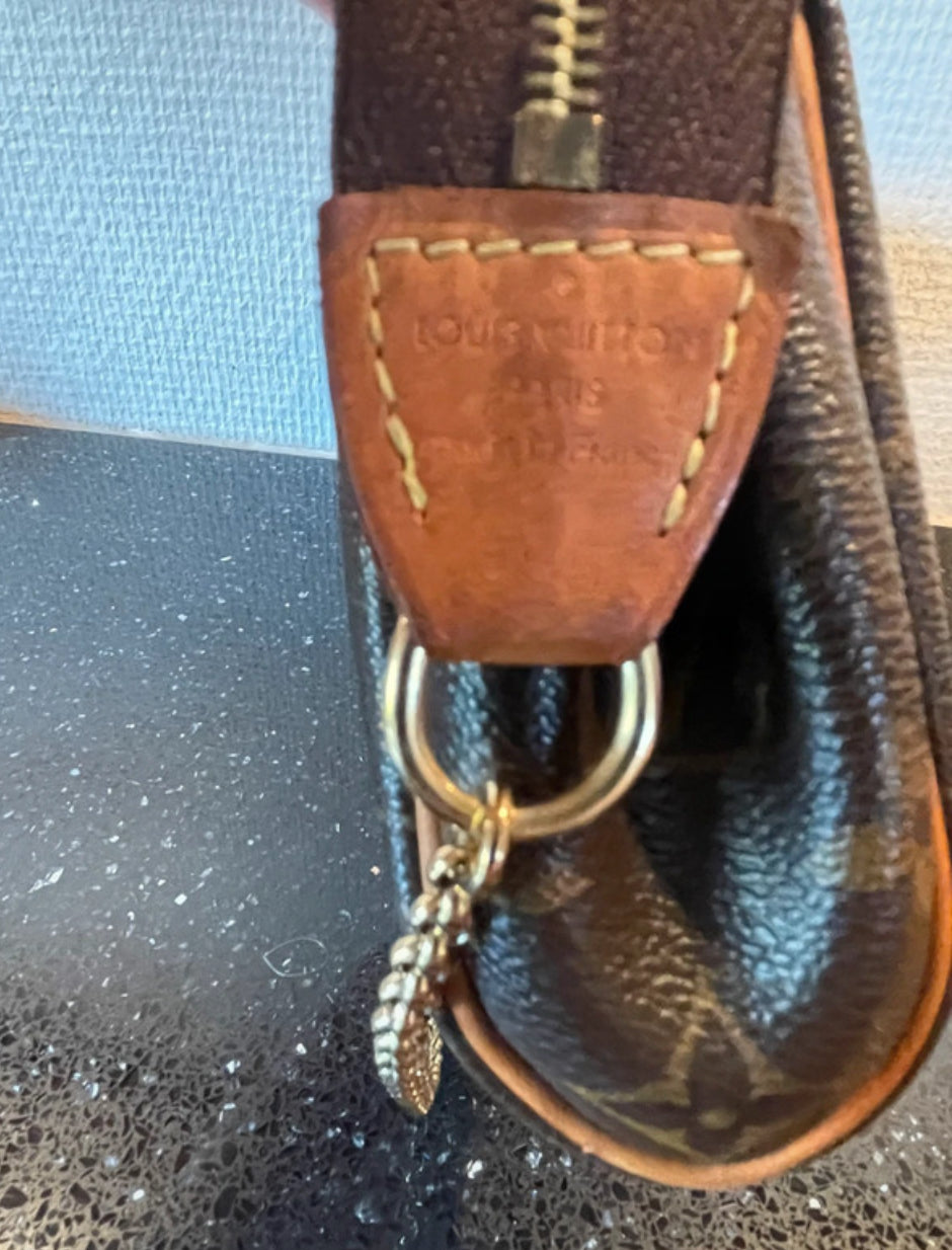 LOUIS VUITTON EVA CROSSBODY