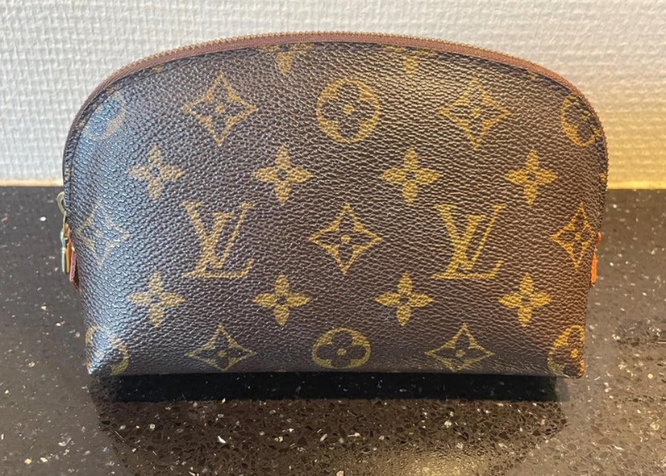 LOUIS VUITTON COSMETIC POUCH PM