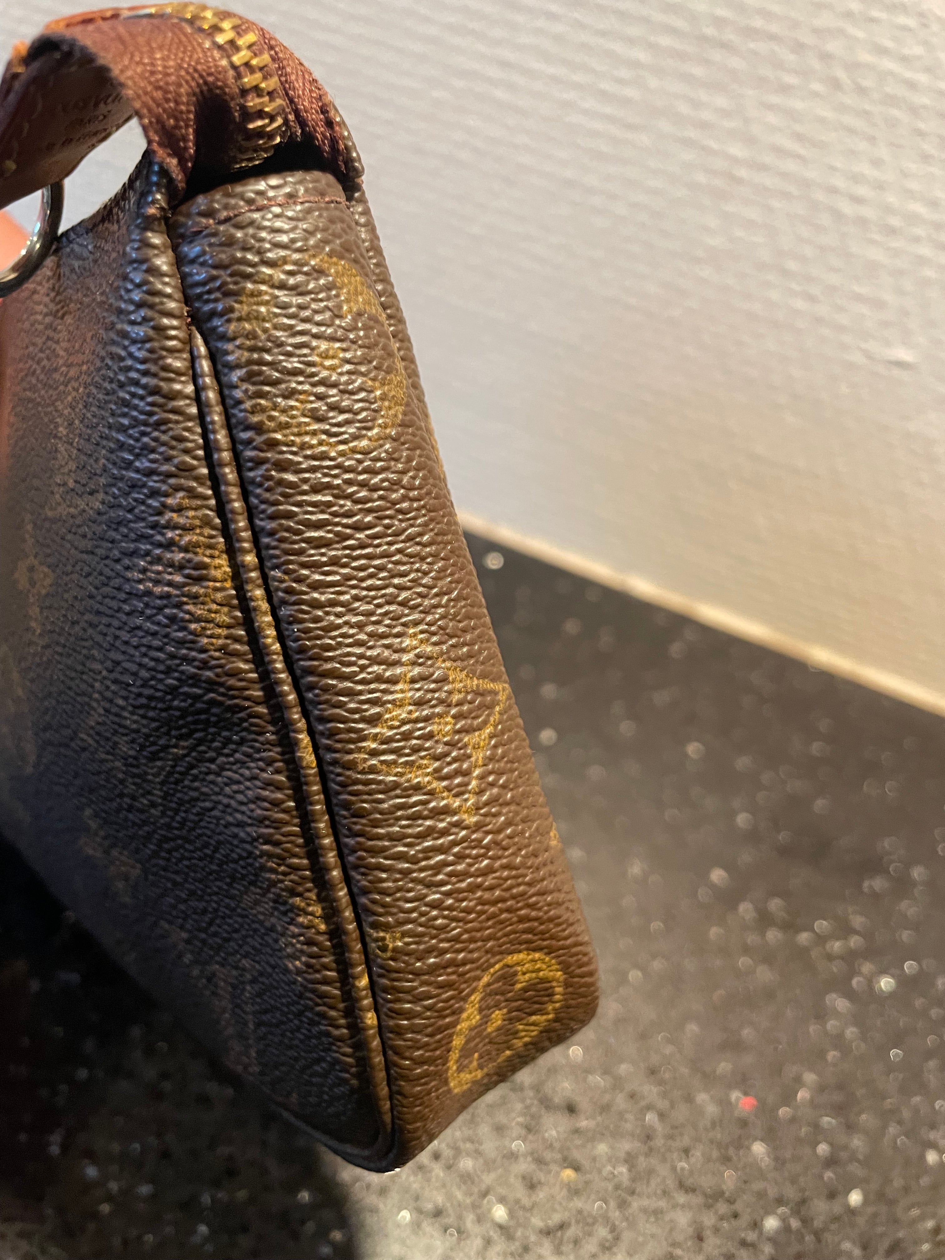Louis Vuitton Pochette Crossbody