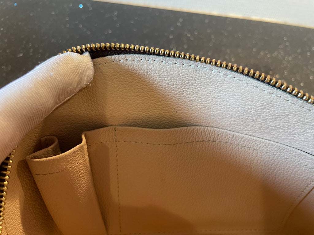 Louis Vuitton Clutch/Make-up Pouch GM