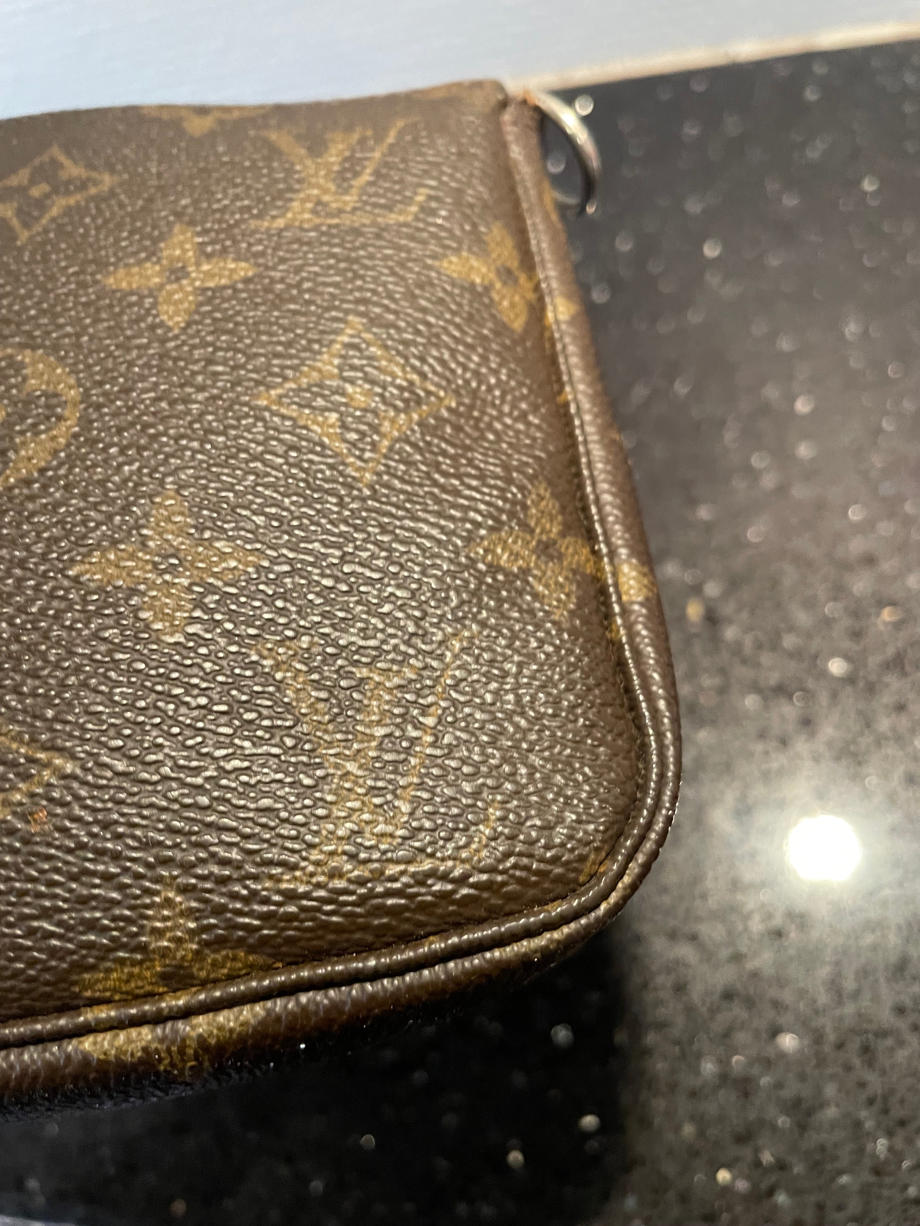 Louis Vuitton Pochette Crossbody
