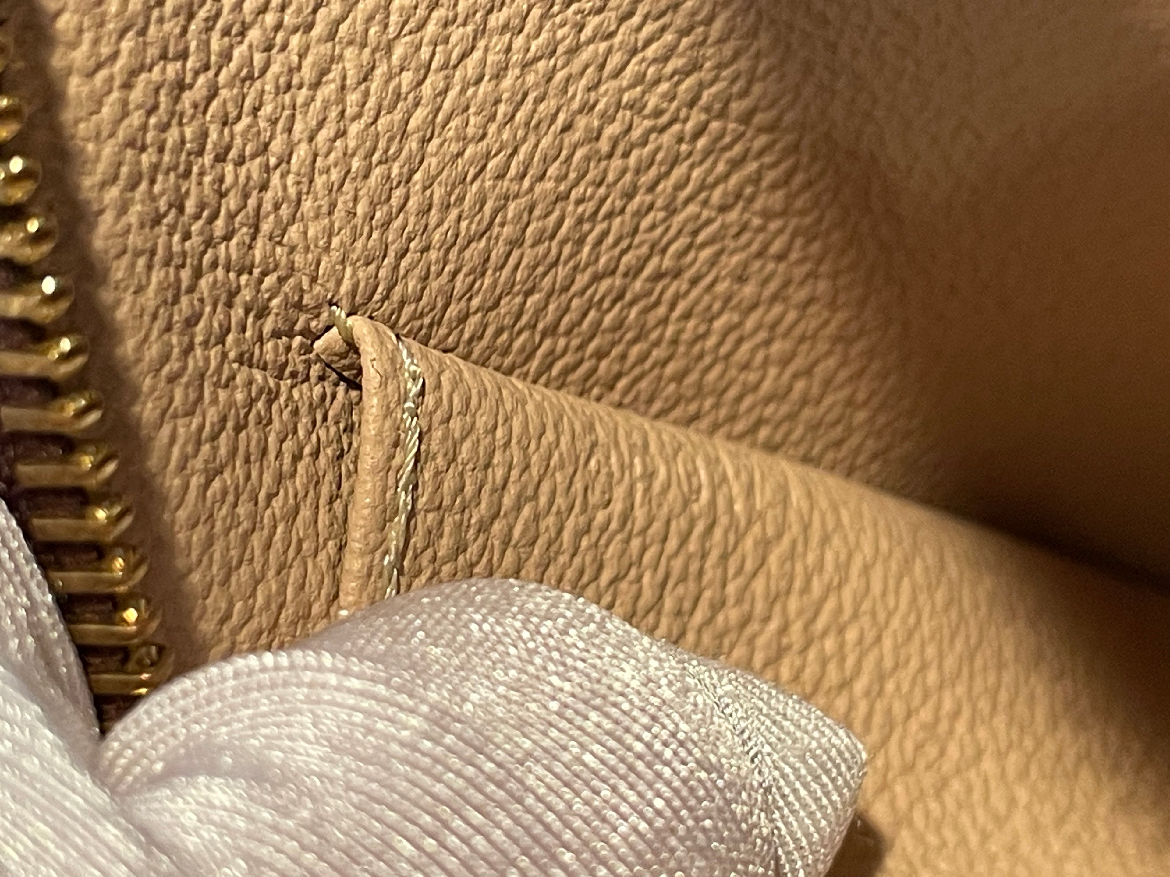 Louis Vuitton Clutch/Make-up Pouch GM