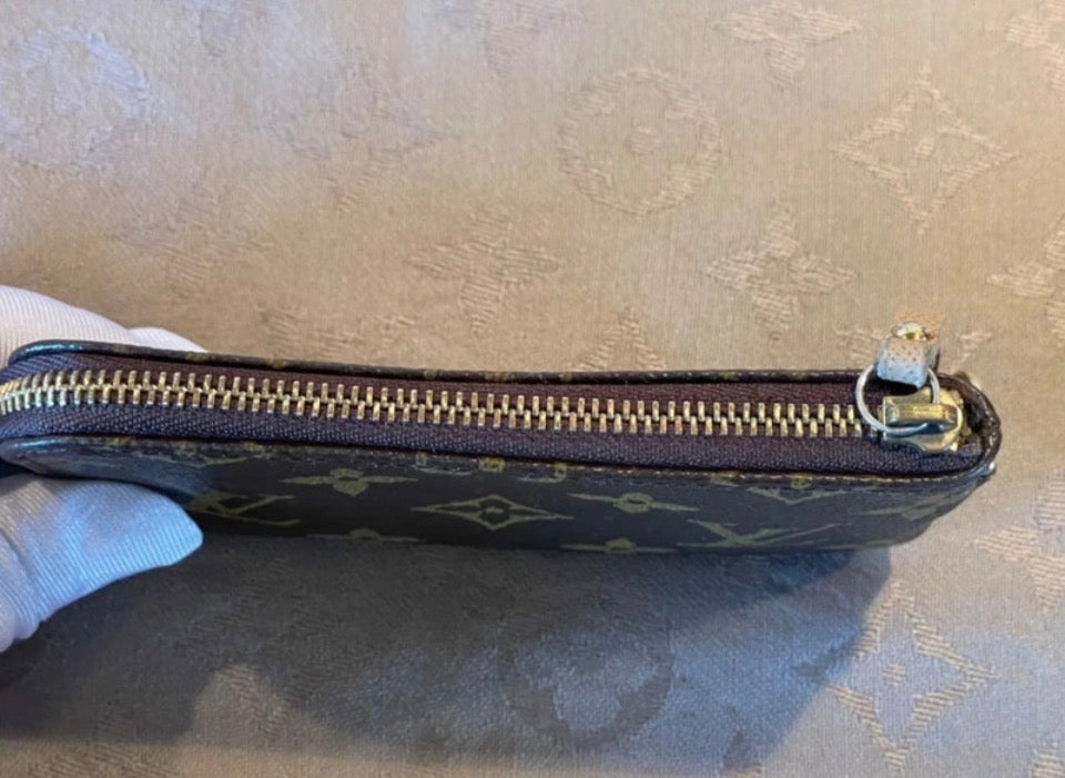 LOUIS VUITTON kEY/CARD POUCH