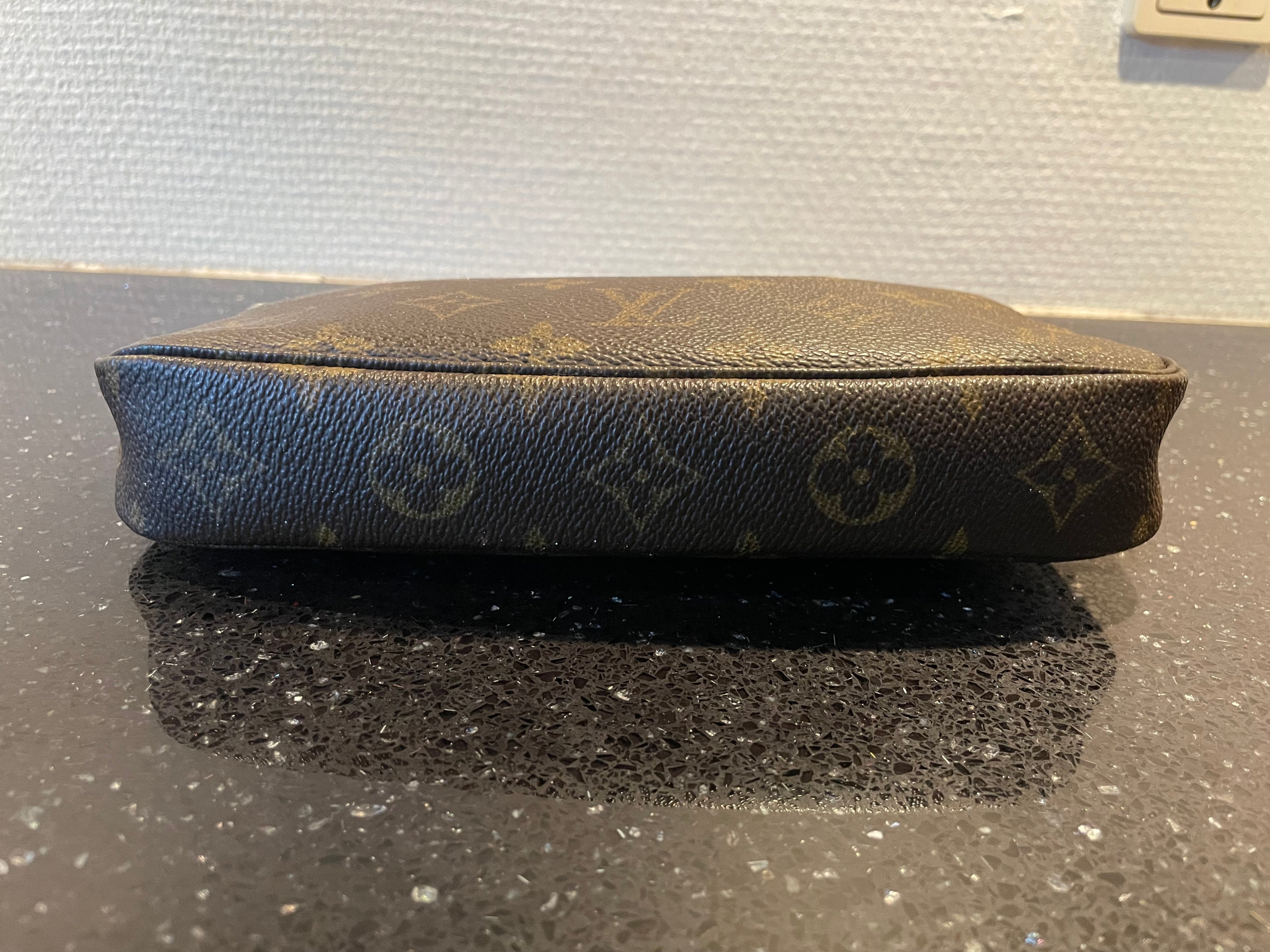 Louis Vuitton Pochette Crossbody