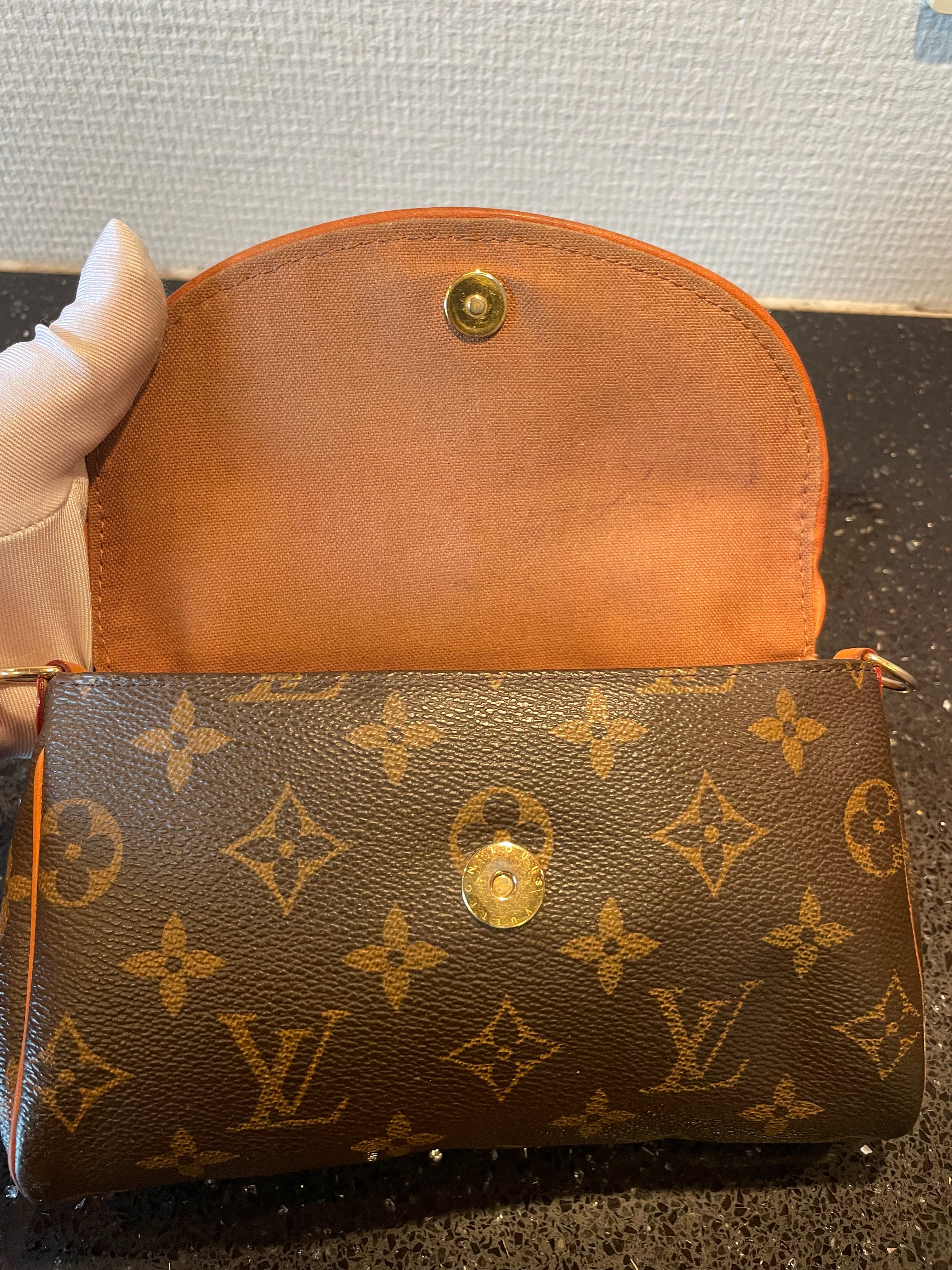 Louis Vuitton Beltbag