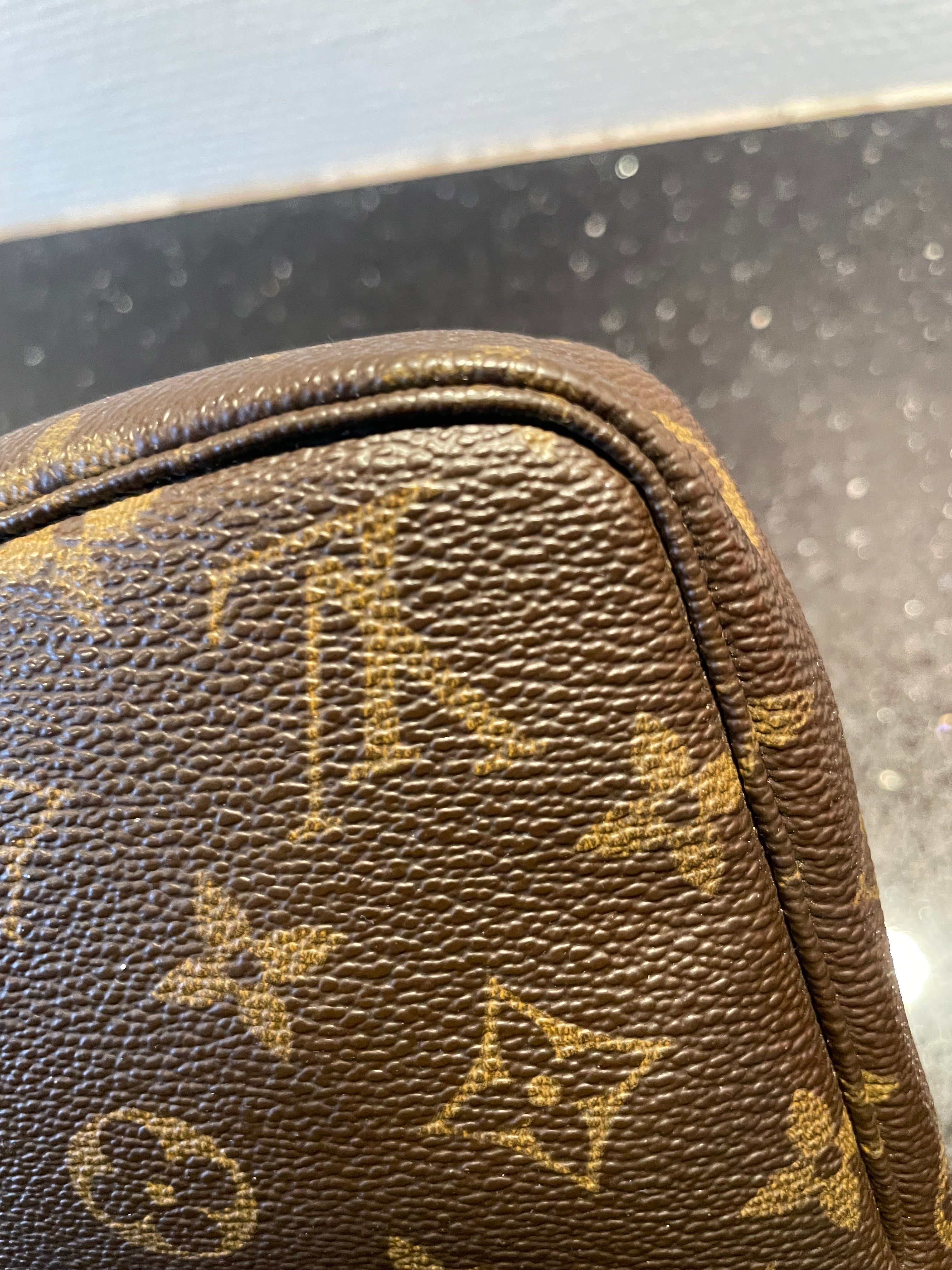 Louis Vuitton Pochette Crossbody
