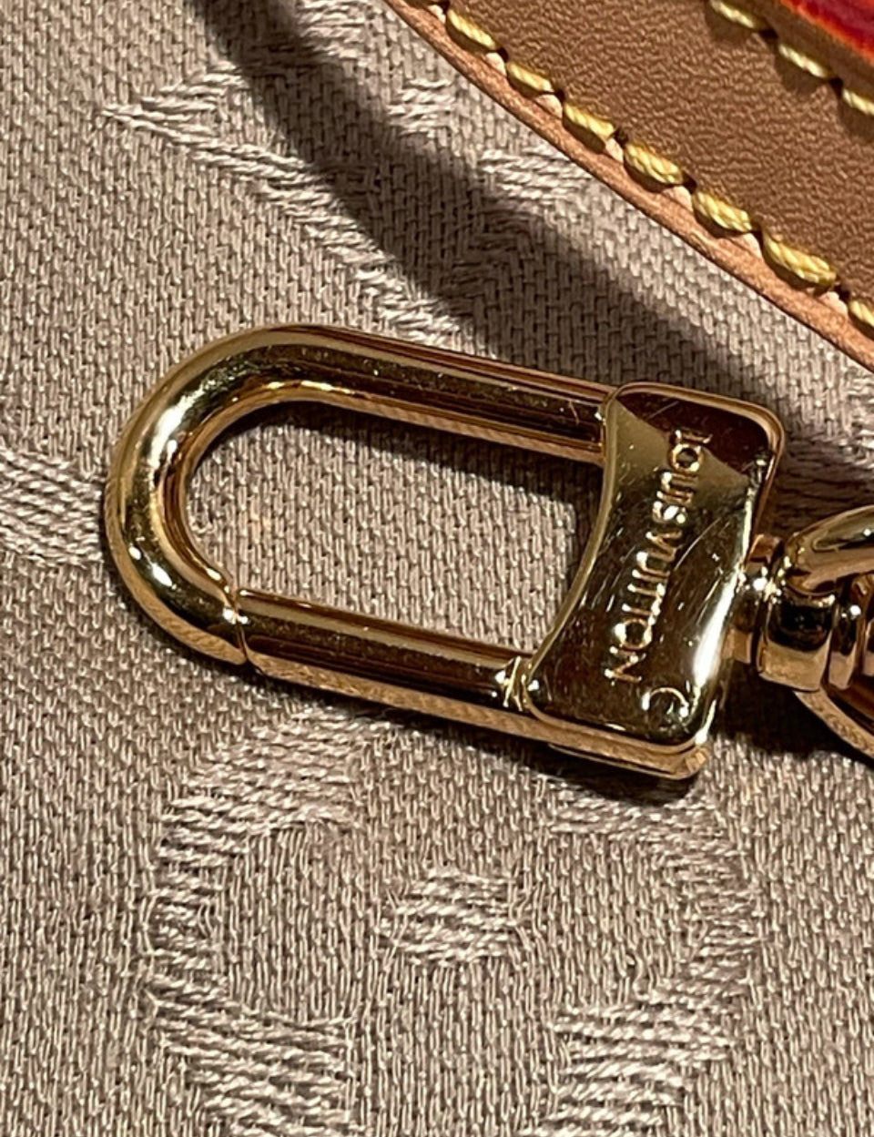 LOUIS VUITTON STRAP