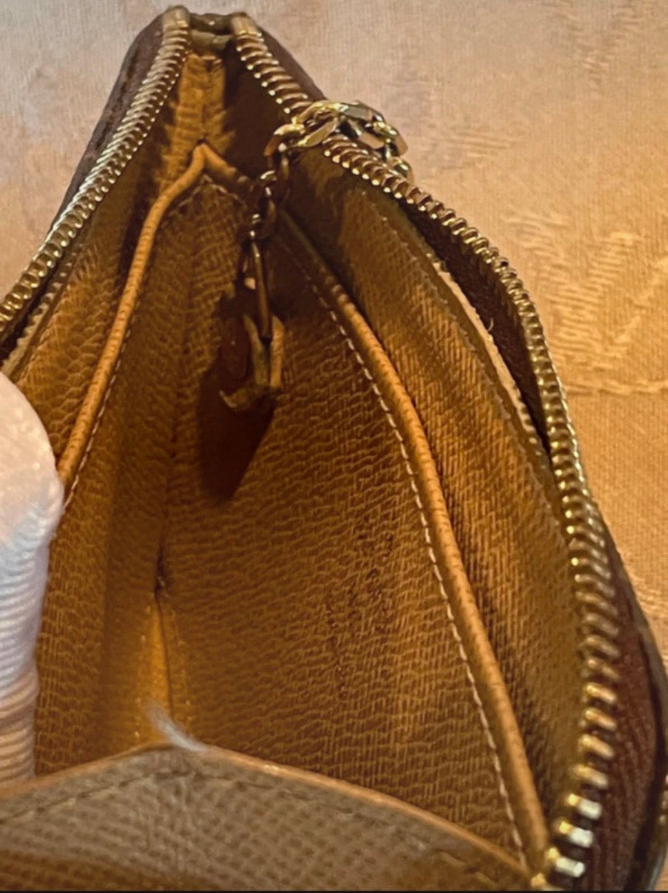 LOUIS VUITTON kEY/CARD POUCH