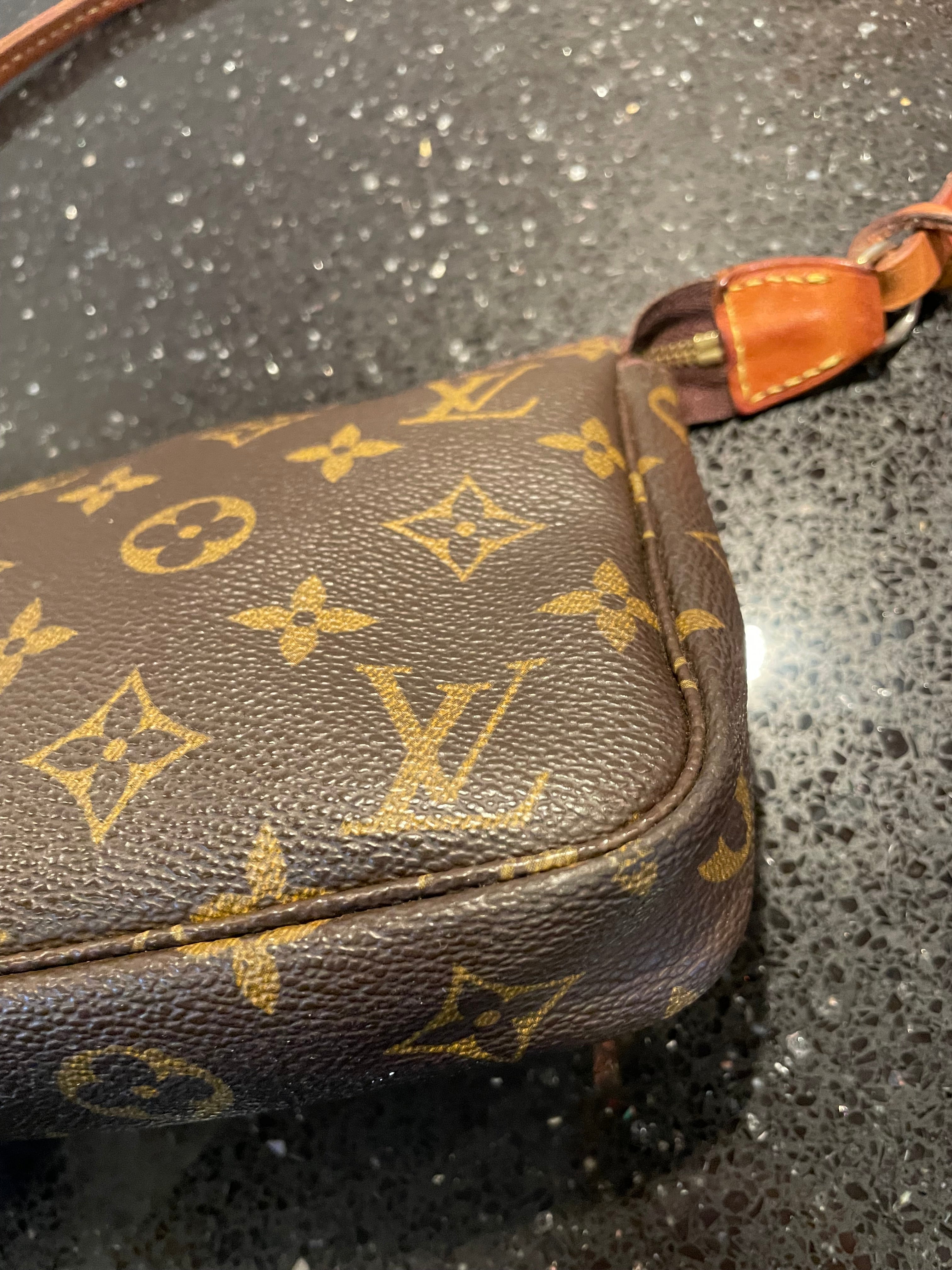 Louis Vuitton Pochette