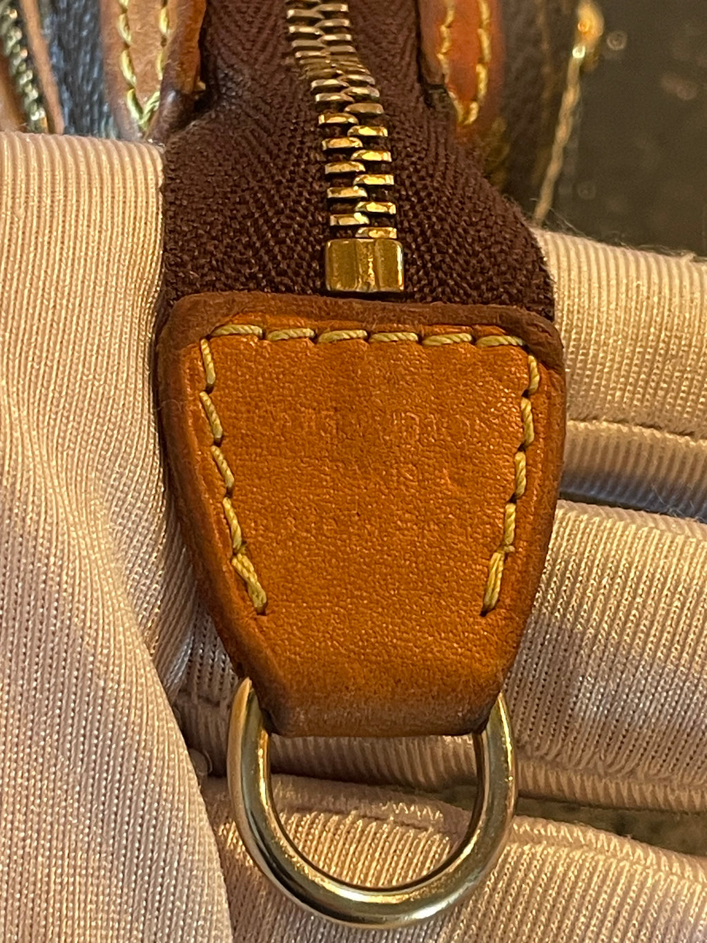 Louis Vuitton Rivets Pochette