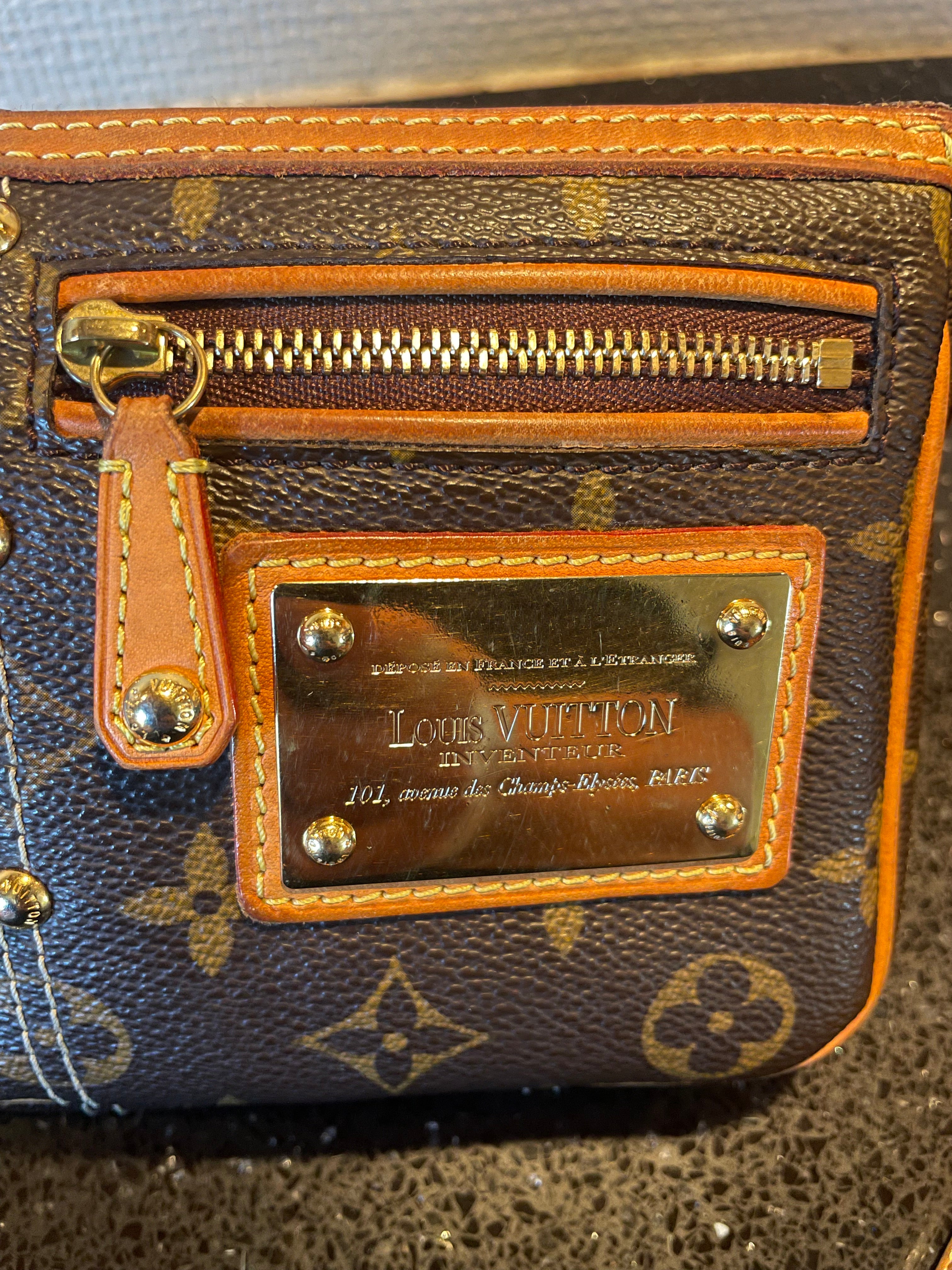 Louis Vuitton Rivets Pochette