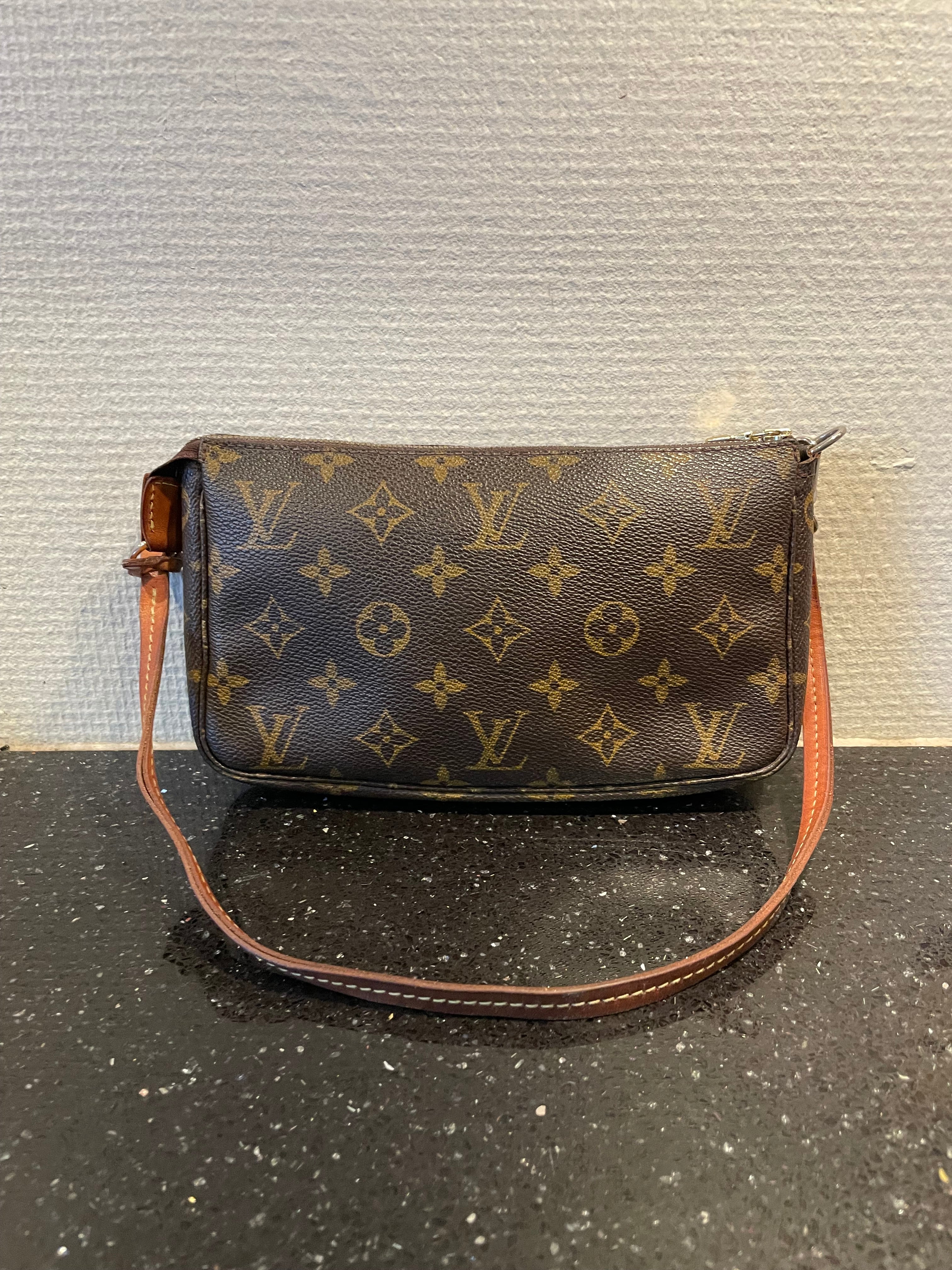 Louis Vuitton Pochette