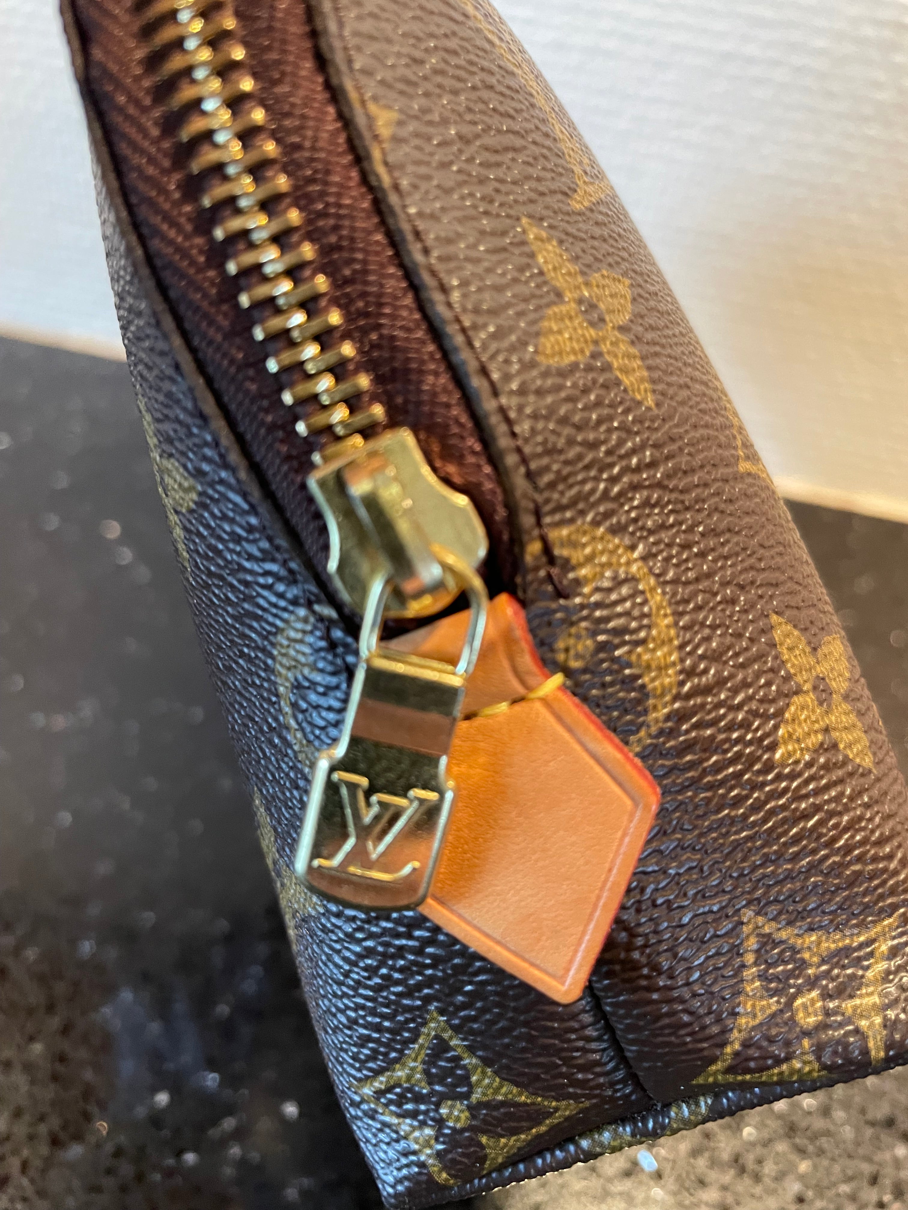 Louis Vuitton Clutch/Make-up Pouch GM