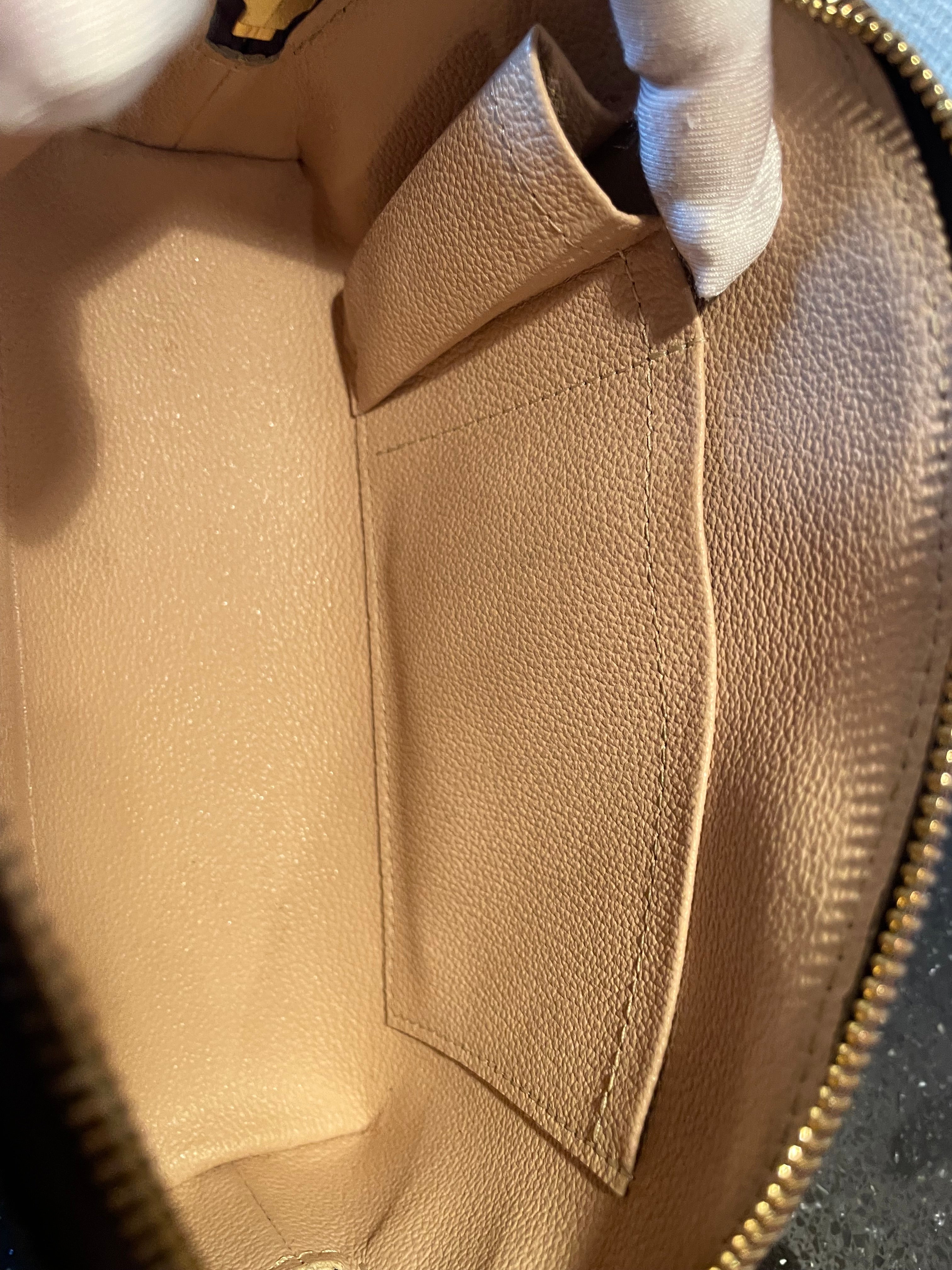Louis Vuitton Clutch/Make-up Pouch GM