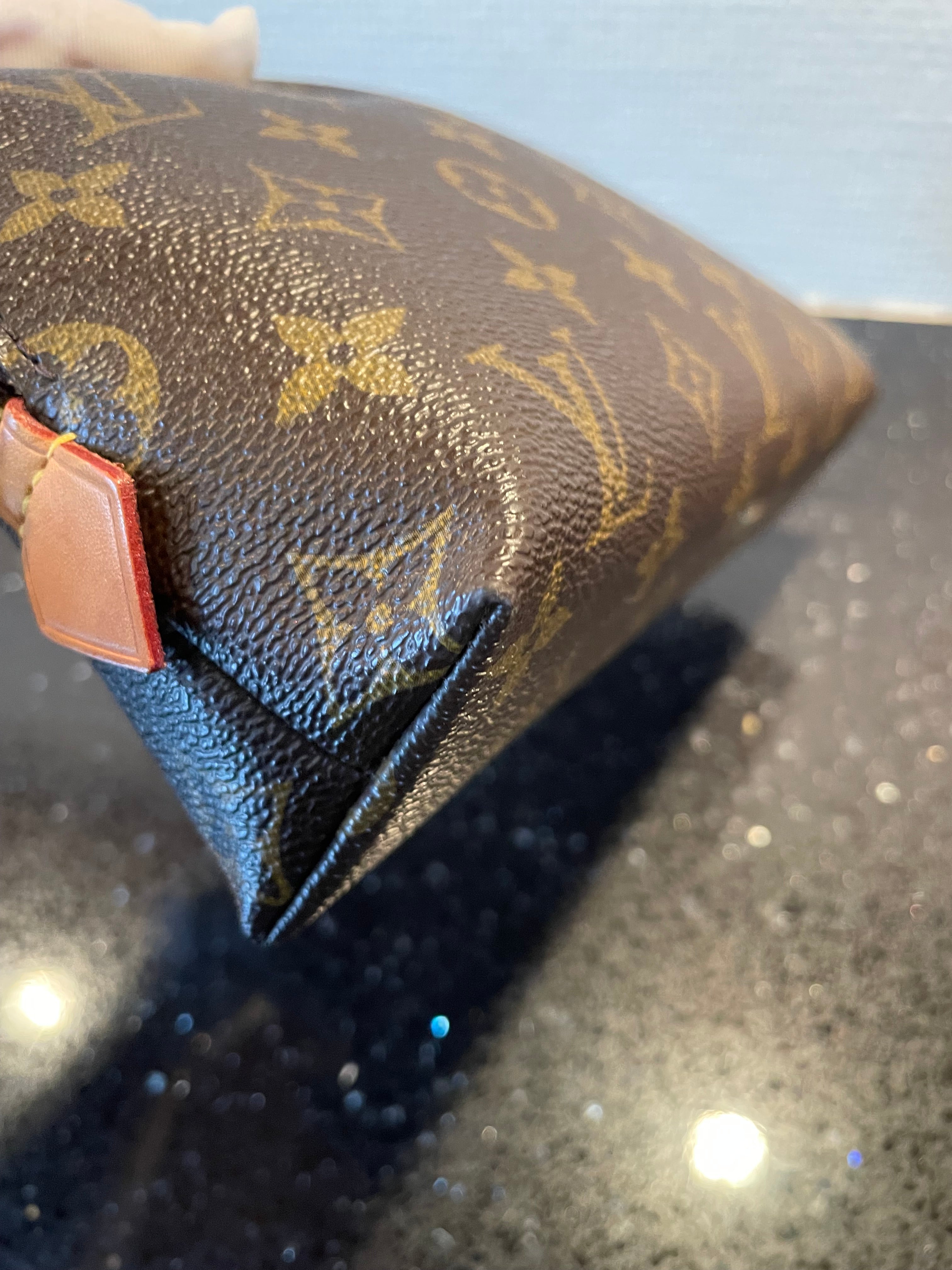 Louis Vuitton Clutch/Make-up Pouch GM