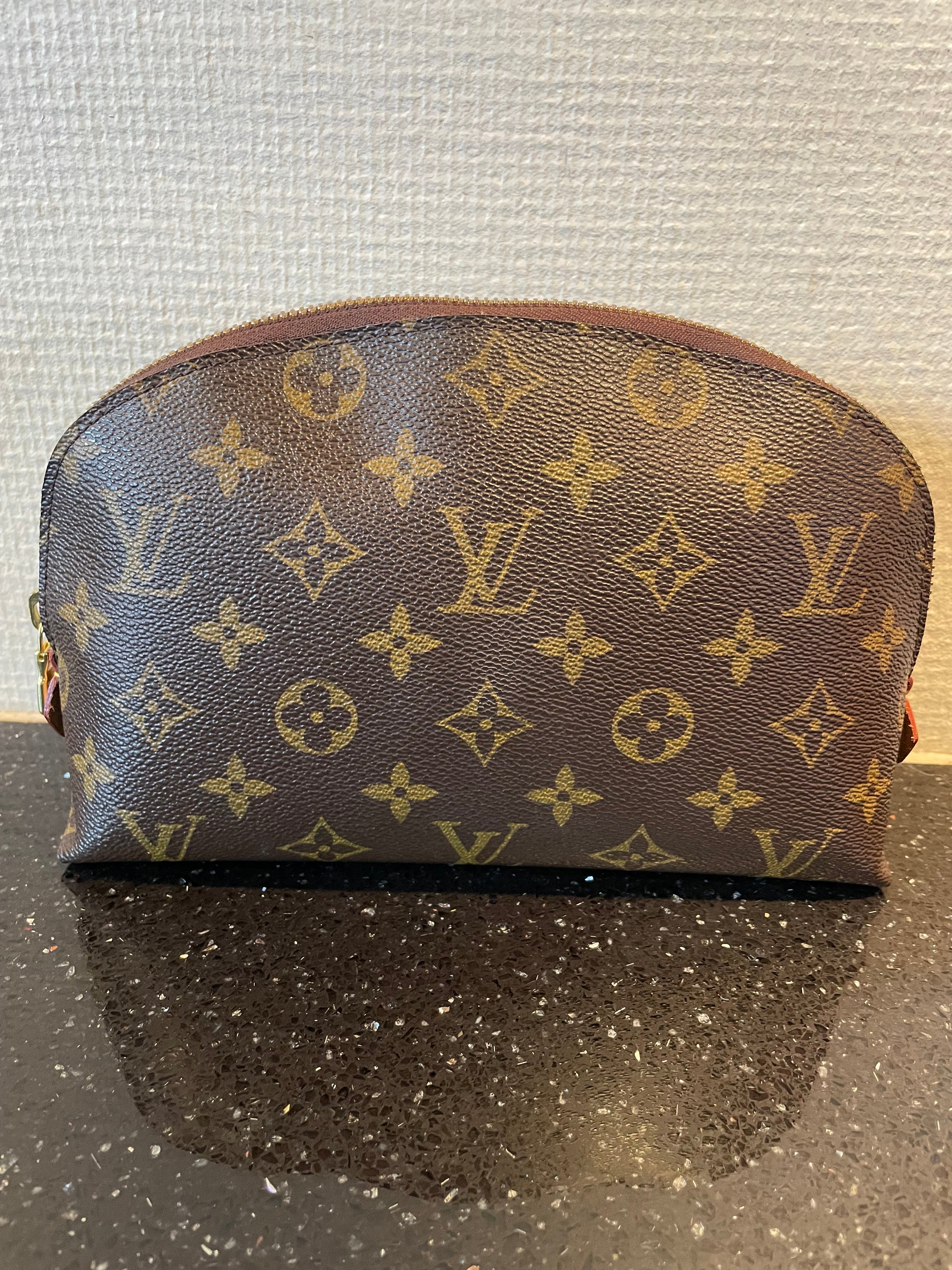 Louis Vuitton Clutch/Make-up Pouch GM
