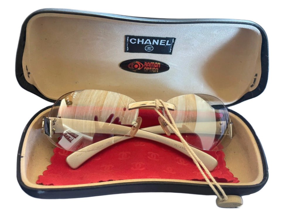 CHANEL CAFÉGLASES