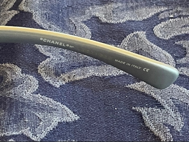 CHANEL CAFÉGLASES