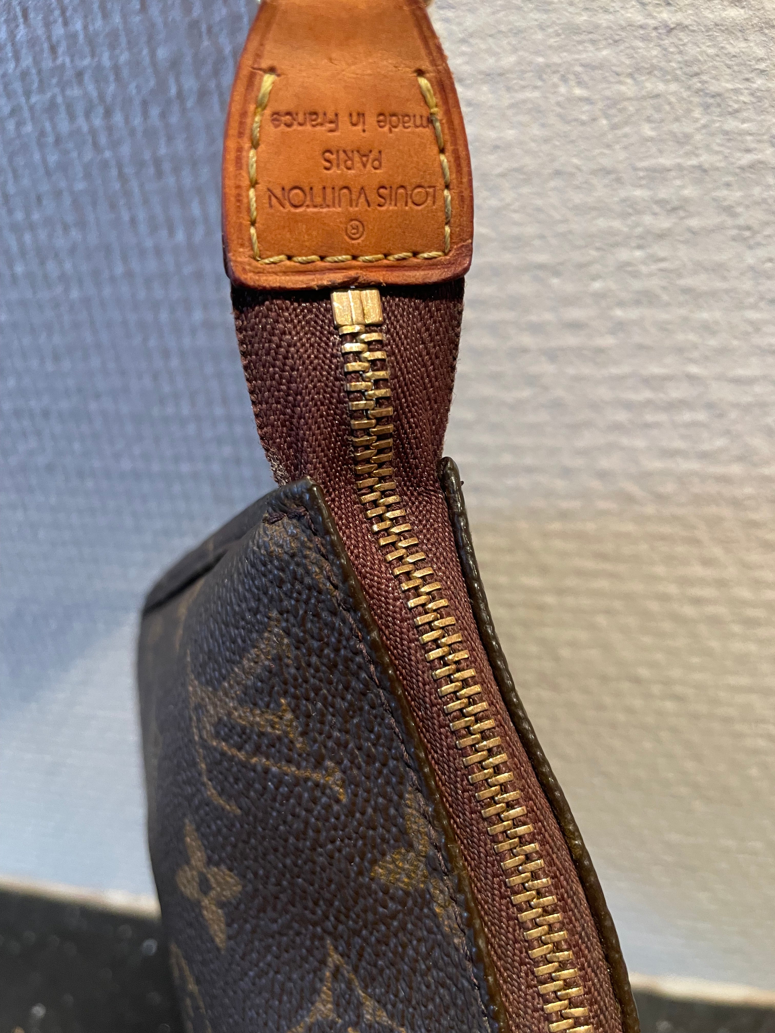 Louis Vuitton Pochette Crossbody