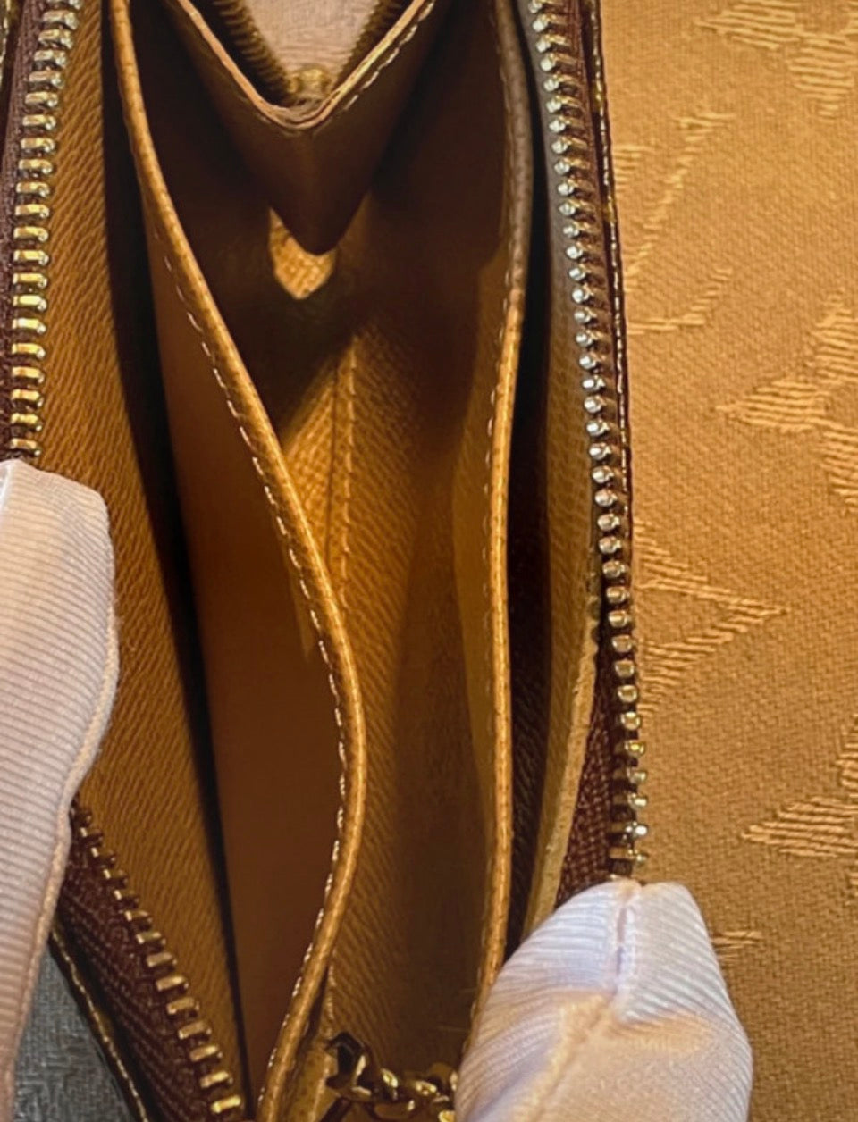 LOUIS VUITTON kEY/CARD POUCH