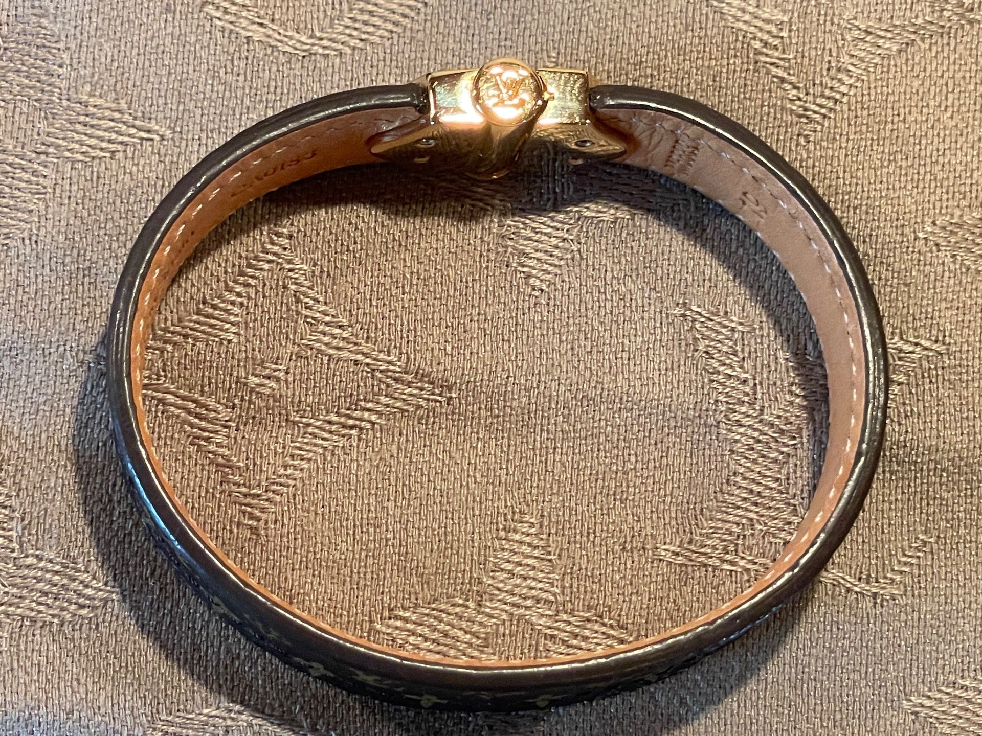 LOUIS VUITTON BRACELET