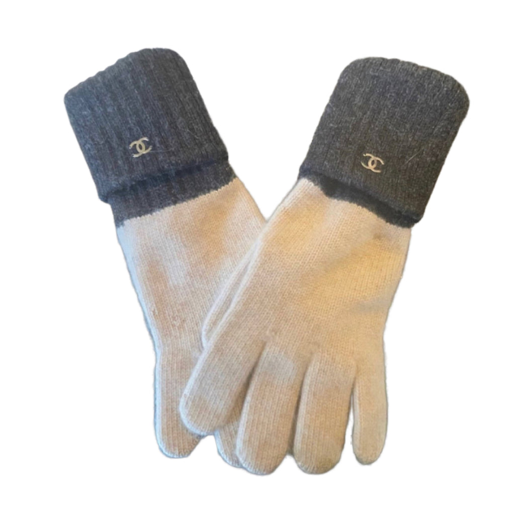 CHANEL GLOVES IN CASHMERE