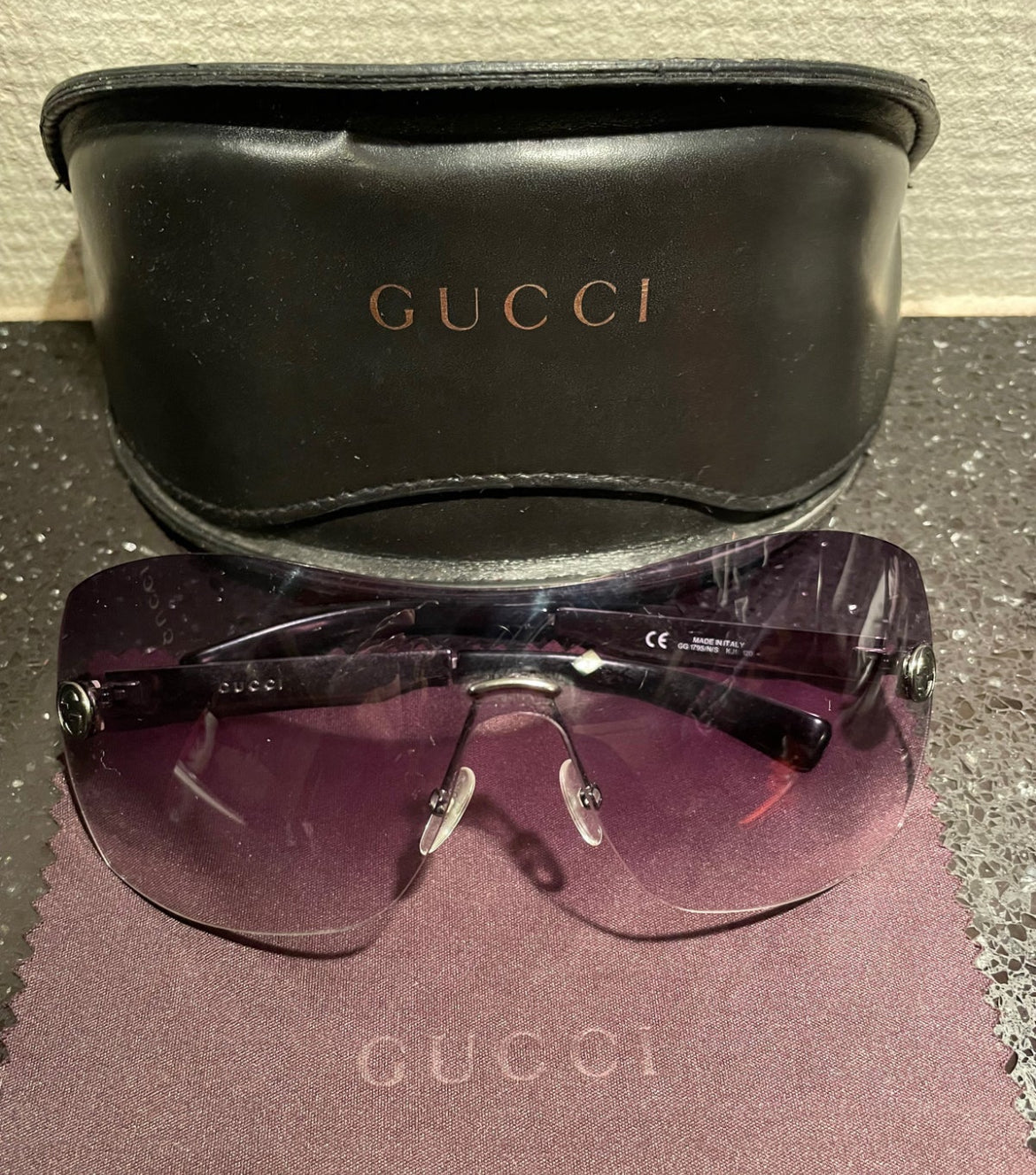 GUCCI SUNGLASES