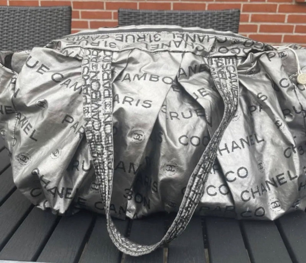 CHANEL SHOULDERBAG