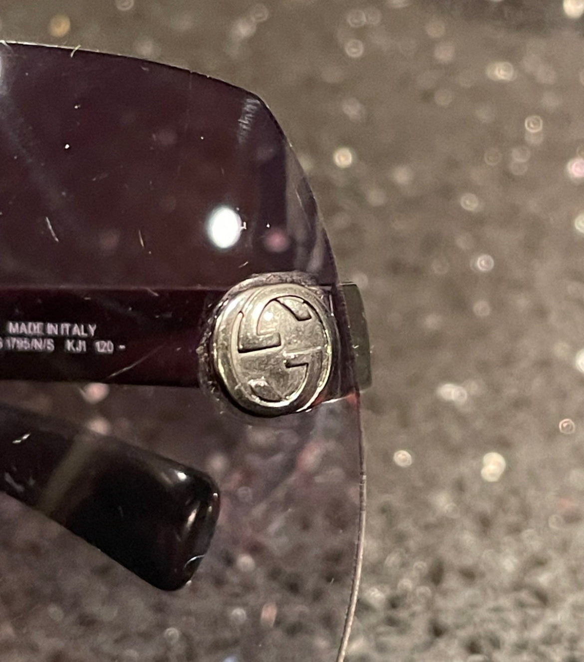 GUCCI SUNGLASES