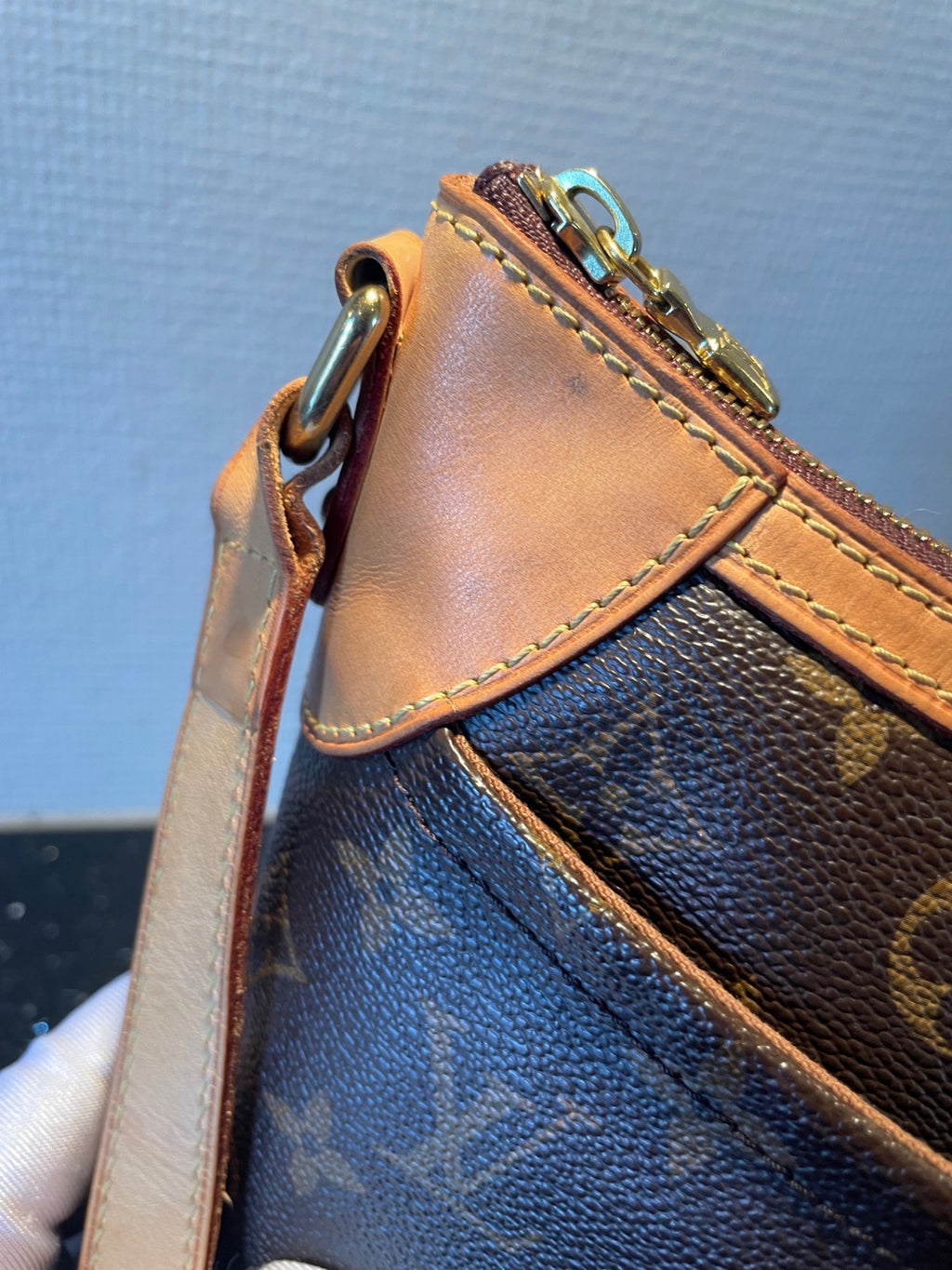 LOUIS VUITTON ODEON CROSSBODY