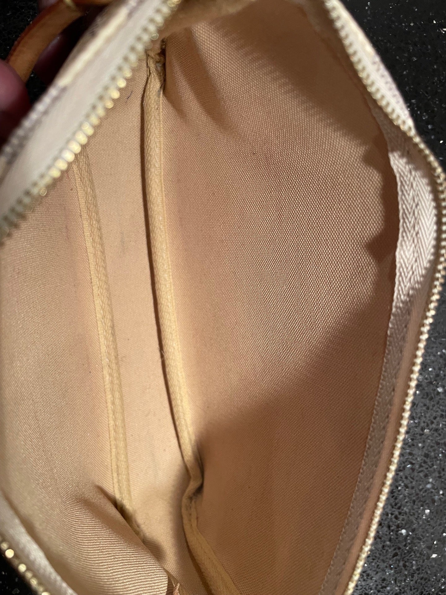 LOUIS VUITTON POCHETTE