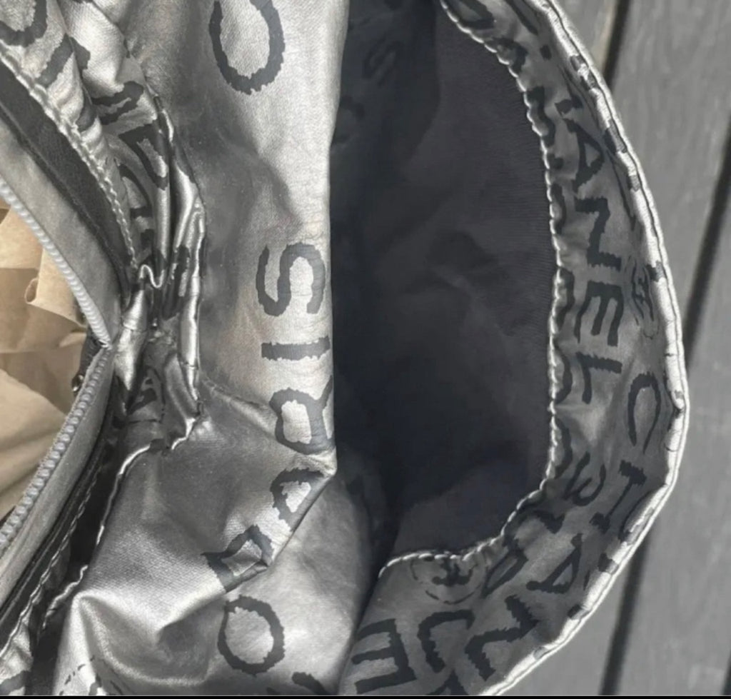 CHANEL SHOULDERBAG