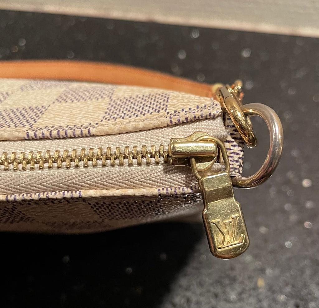 LOUIS VUITTON POCHETTE