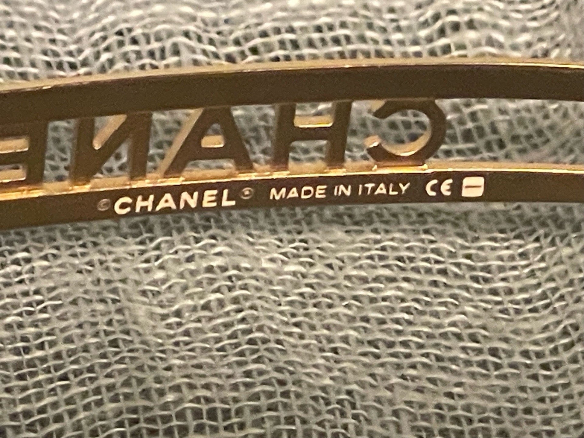 CHANEL SUNGLASES IN GOLD
