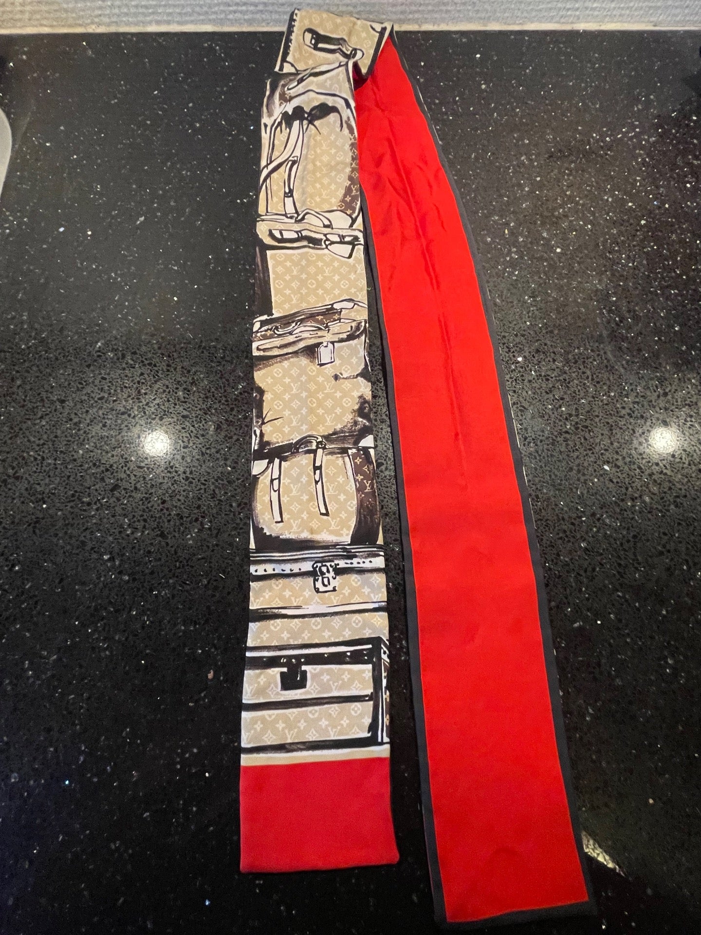 LOUIS VUITTON SCARF