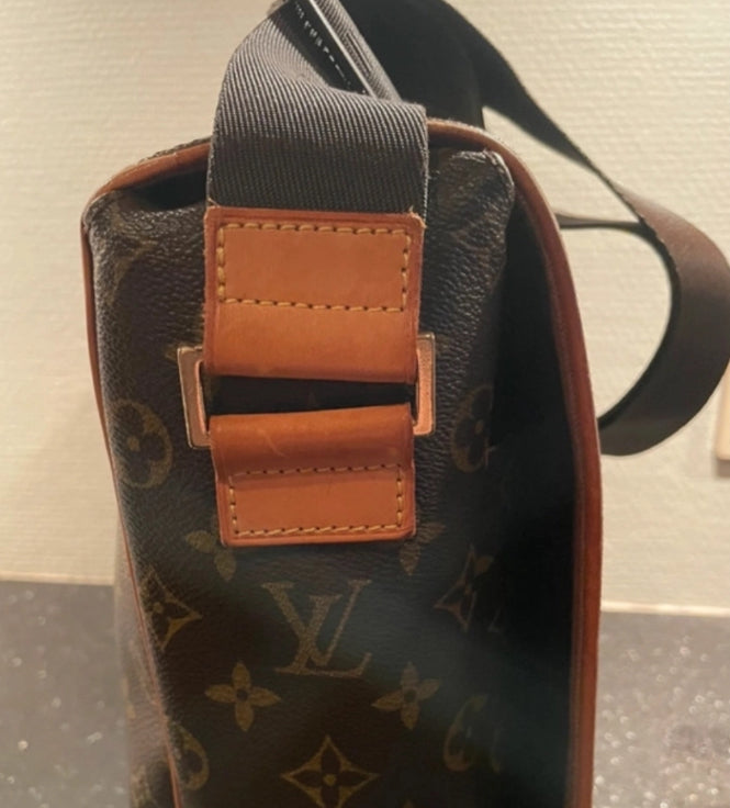 LOUIS VUITTON BASTILLE