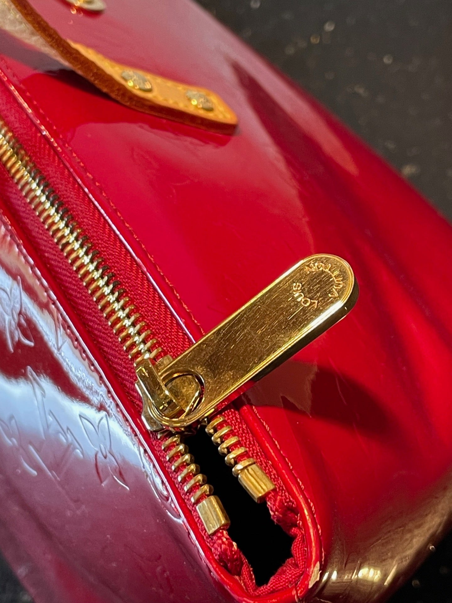 LOUIS VUITTON BELLEVUI PM HANDBAG