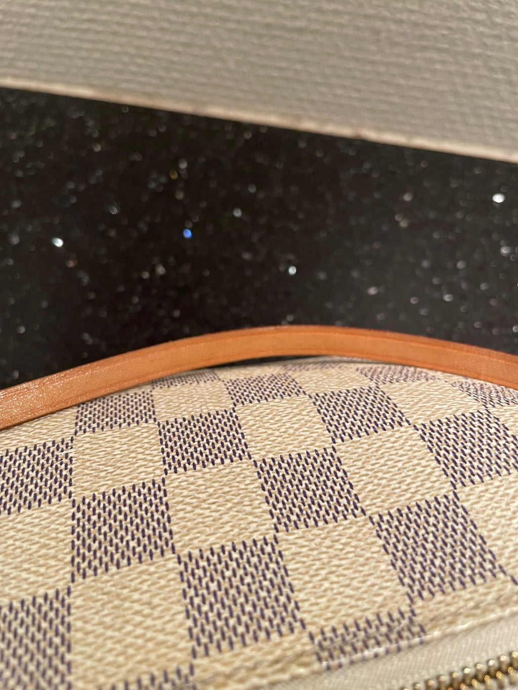 LOUIS VUITTON POCHETTE