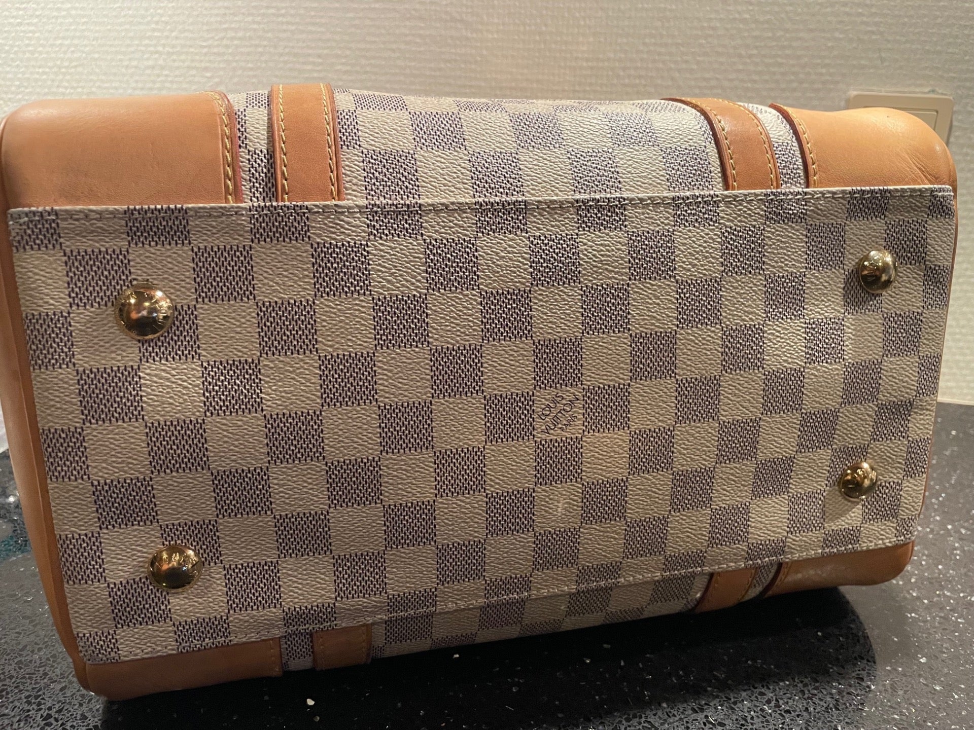 LOUIS VUITTON BERKELEY HANDBAG