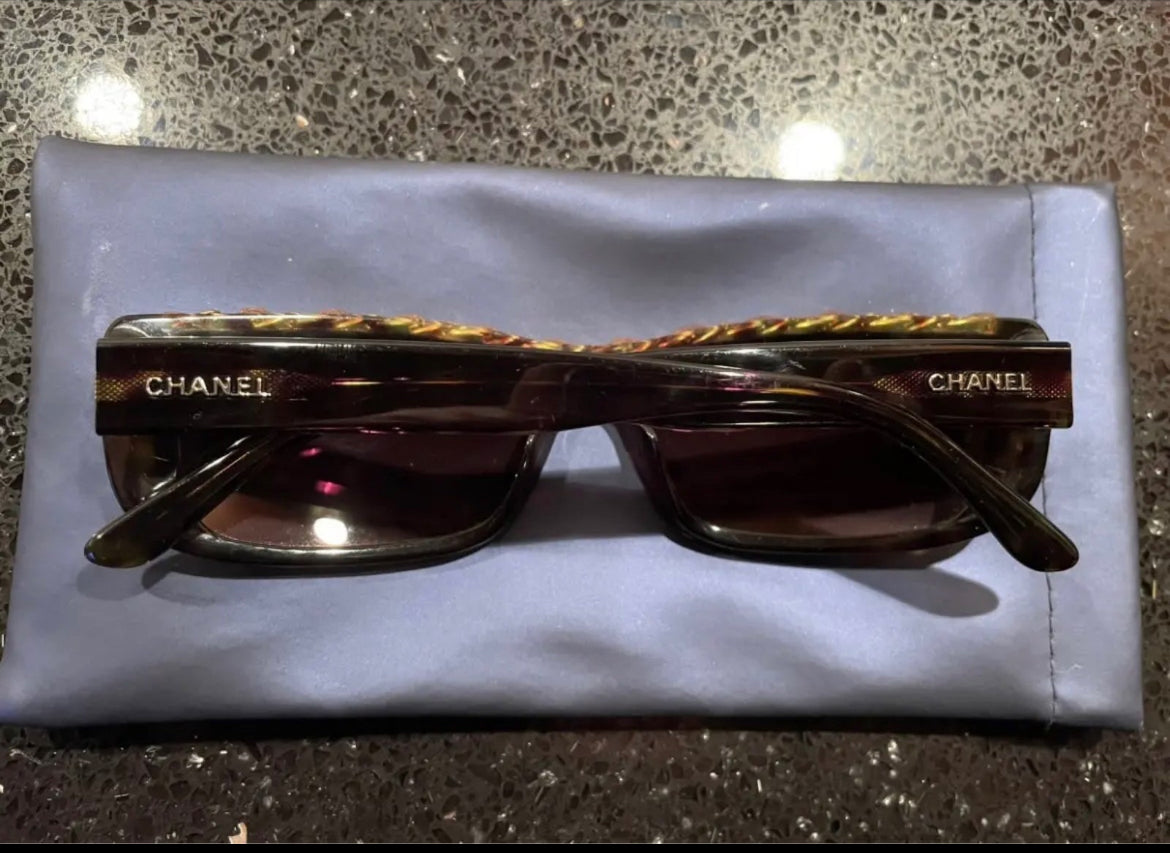 CHANEL SUNGLASSES IN BROWN
