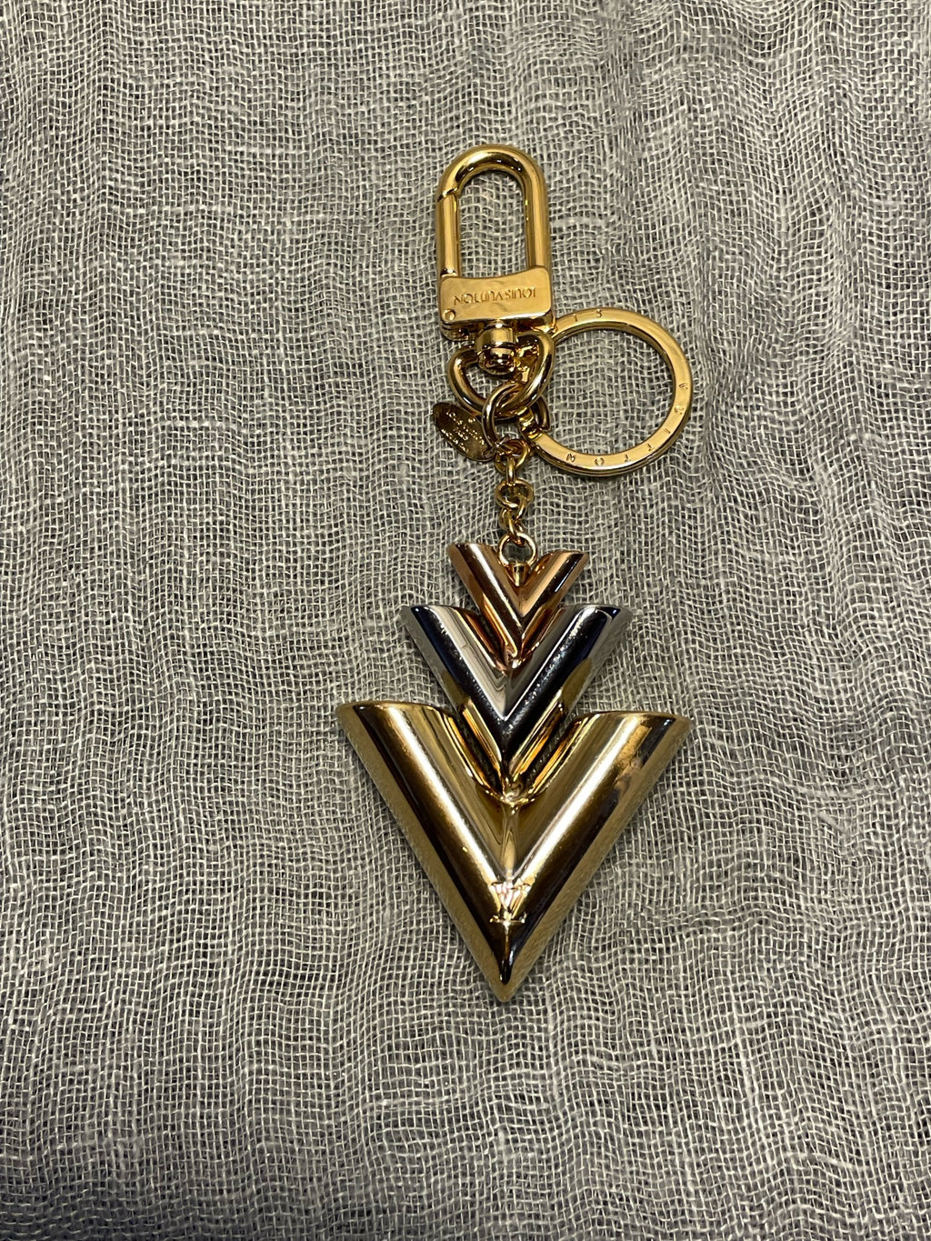 LOUIS VUITTON KEYCHAIN/BAGCHARM