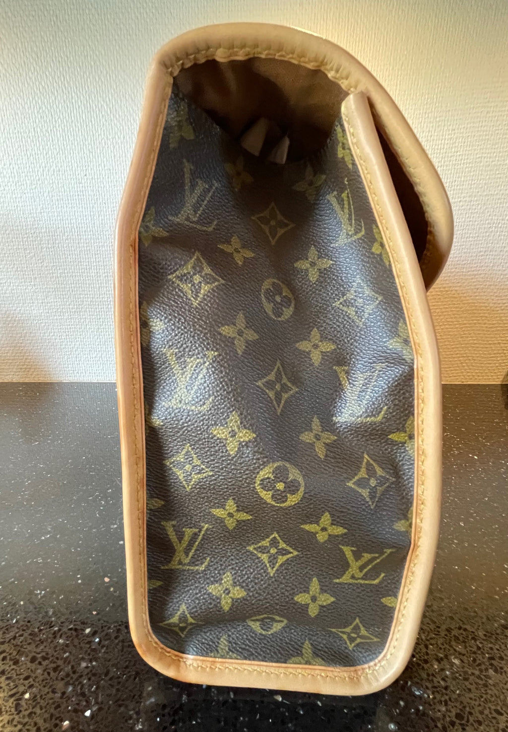 LOUIS VUITTON BEVERLY HAND/SHOULDERBAG.