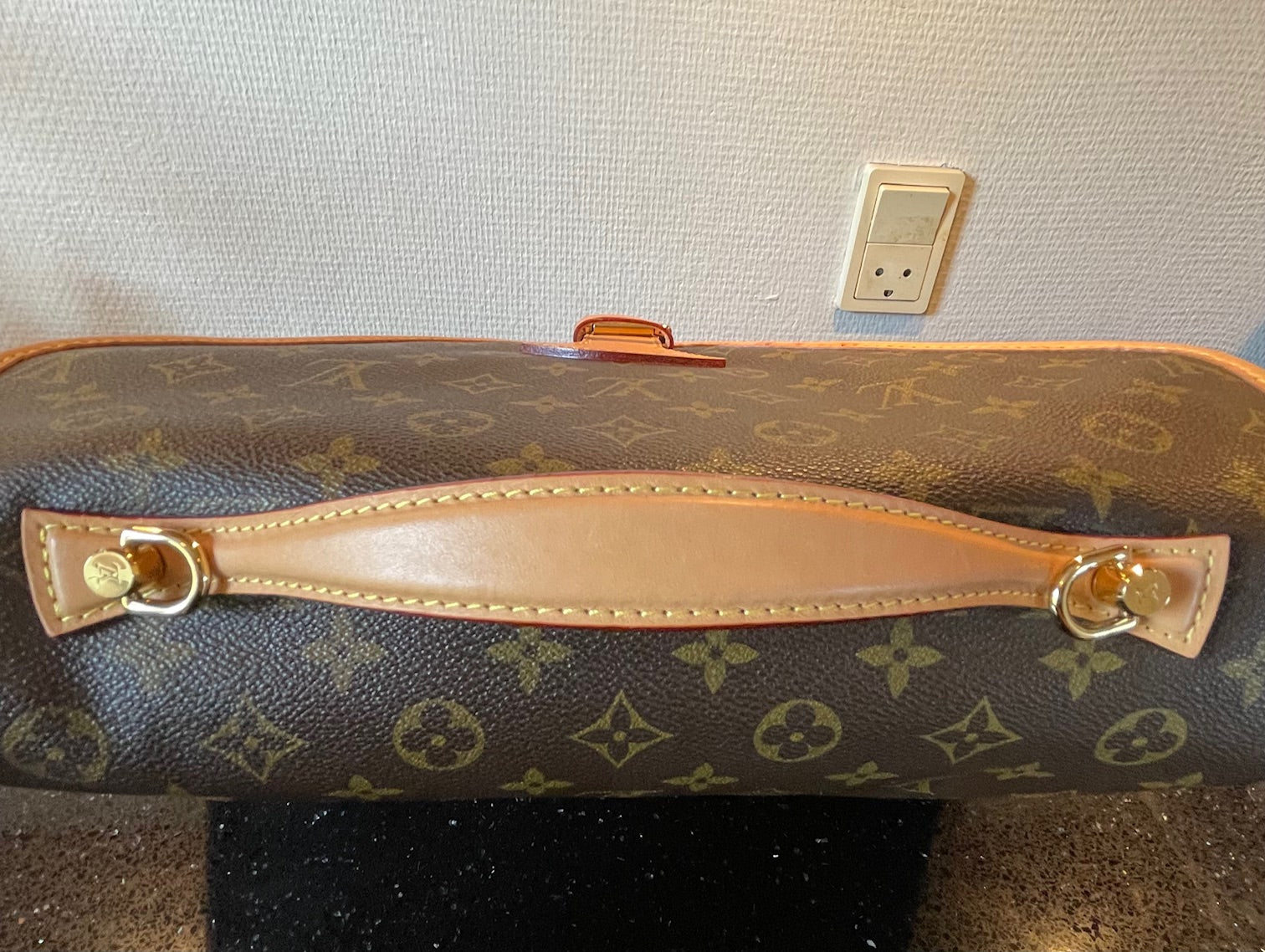 LOUIS VUITTON BEVERLY HAND/SHOULDERBAG.